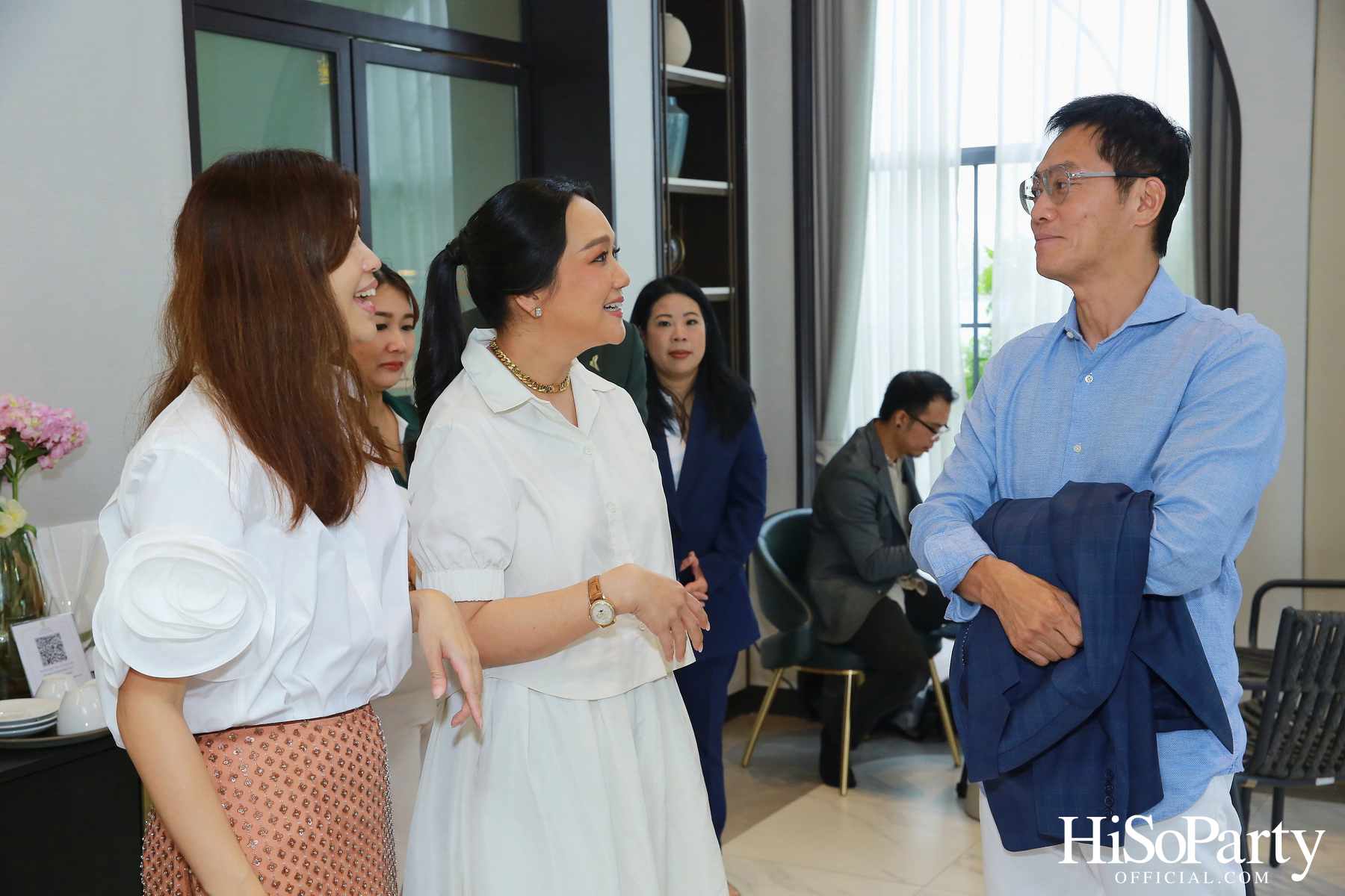 HiSoParty Magazine X AERIE