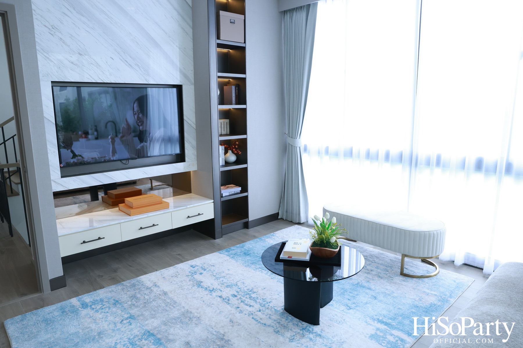 HiSoParty Magazine X AERIE