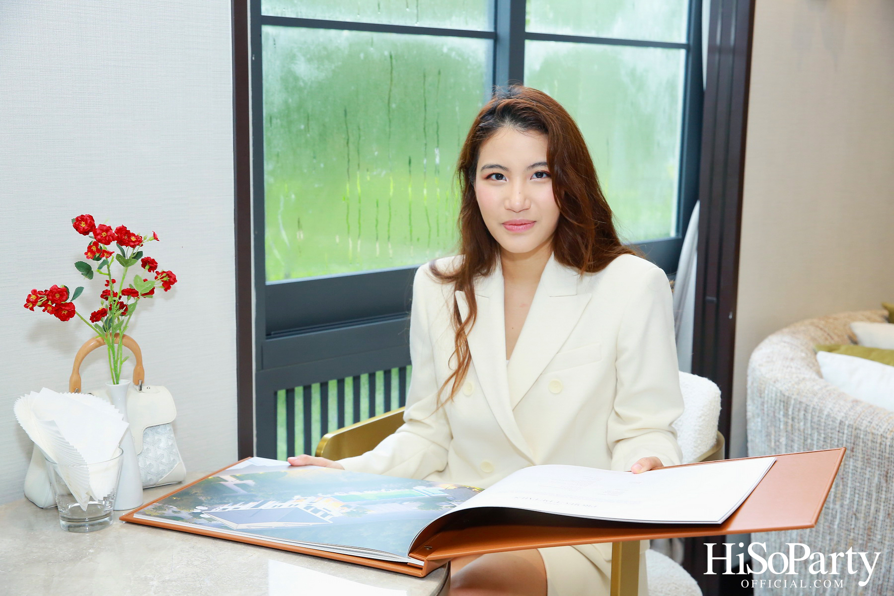 HiSoParty Magazine X AERIE