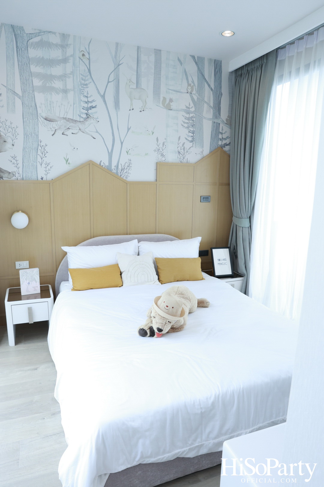 HiSoParty Magazine X AERIE