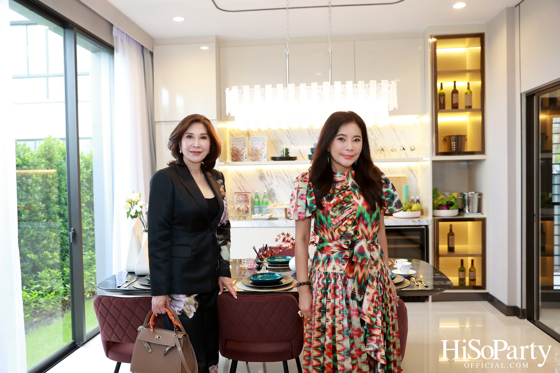 HiSoParty Magazine X AERIE