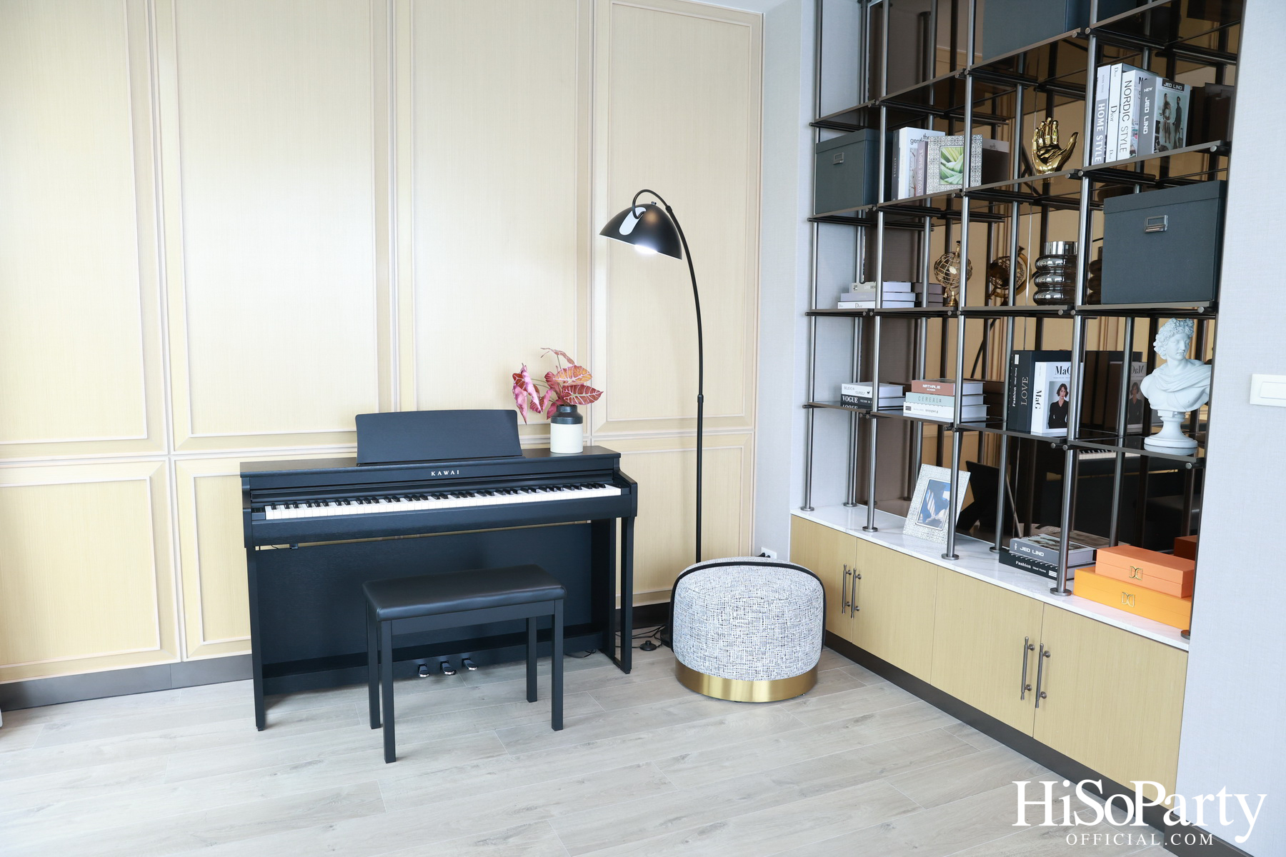 HiSoParty Magazine X AERIE