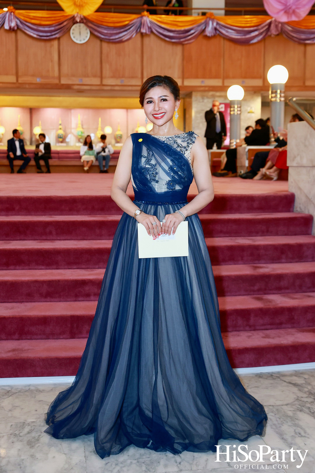 พระบาทสมเด็จพระเจ้าอยู่หัว และสมเด็จพระนางเจ้าฯ พระบรมราชินี เสด็จพระราชดำเนินไปทอดพระเนตรการแสดงอุปรากร Madama Butterfly