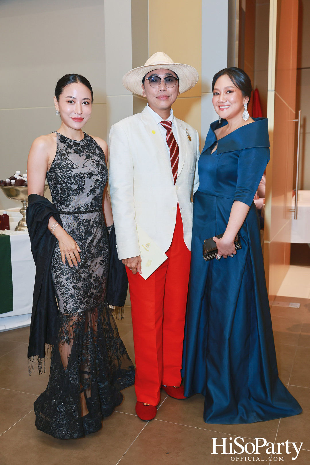 พระบาทสมเด็จพระเจ้าอยู่หัว และสมเด็จพระนางเจ้าฯ พระบรมราชินี เสด็จพระราชดำเนินไปทอดพระเนตรการแสดงอุปรากร Madama Butterfly