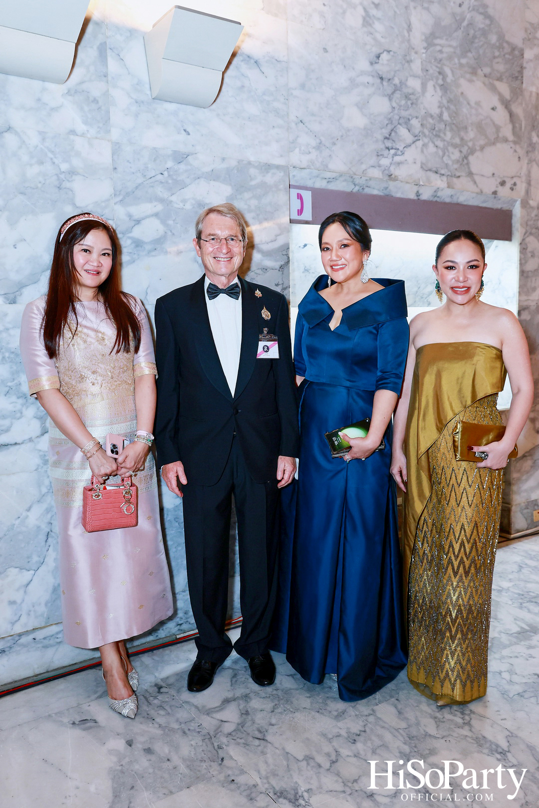 พระบาทสมเด็จพระเจ้าอยู่หัว และสมเด็จพระนางเจ้าฯ พระบรมราชินี เสด็จพระราชดำเนินไปทอดพระเนตรการแสดงอุปรากร Madama Butterfly