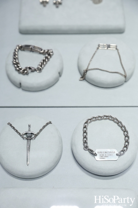 Balenciaga เปิดตัวสโตร์ใหม่ที่เอ็มควอเทียร์ ด้วยดีไซน์ Raw Architecture