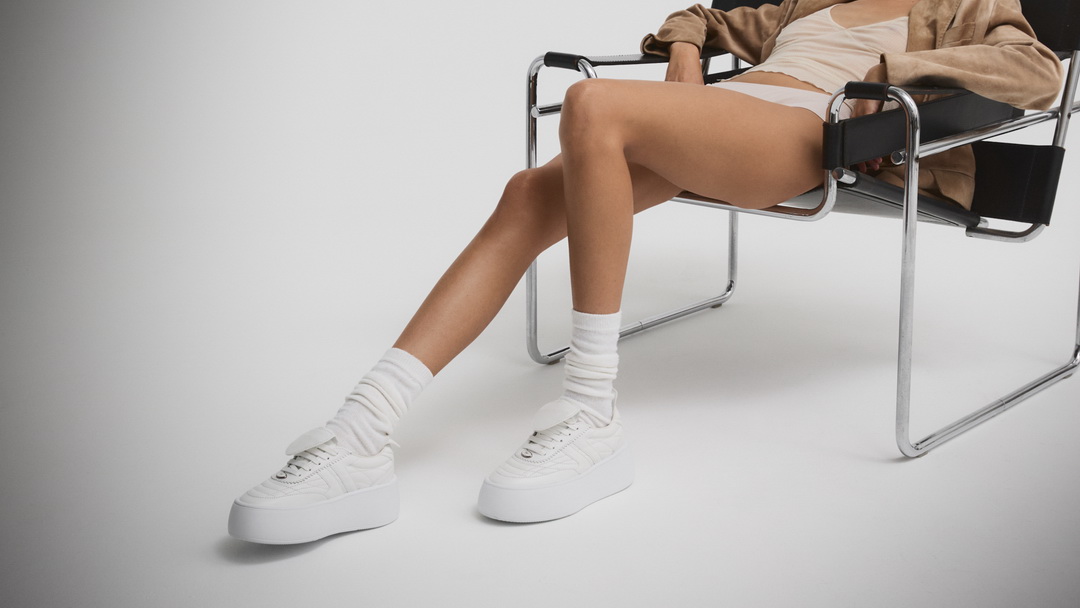 Giuseppe Zanotti Fall-Winter 2024: การกลับมาของสไตล์มินิมอลในยุค 90s