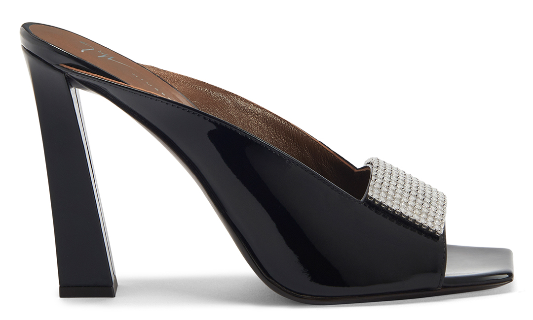 Giuseppe Zanotti Fall-Winter 2024: การกลับมาของสไตล์มินิมอลในยุค 90s