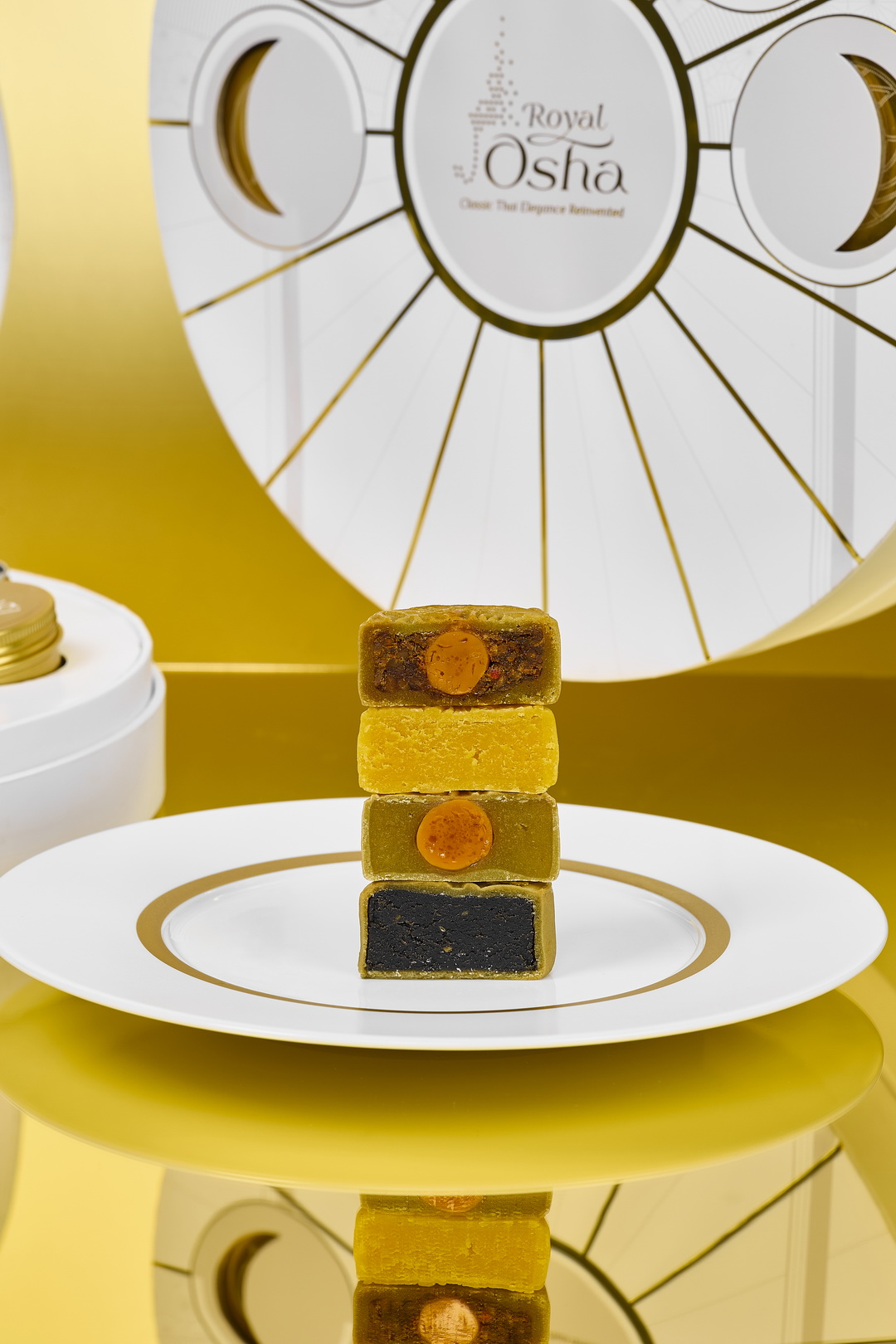 ‘รอยัล โอชา’ เปิดตัวขนมไหว้พระจันทร์พรีเมียม ‘หมูสามรสไข่เค็ม’ หนึ่งในไส้พิเศษของ Classic Mooncake ที่จะมีให้ลิ้มลองเฉพาะปีนี้เท่านั้น