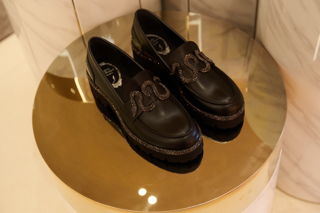 RENÉ CAOVILLA แบรนด์รองเท้าที่เปรียบเสมือนงานศิลปะ นำเสนอความประณีตและงานฝีมือระดับสูงจากอิตาลี มาสู่สโตร์แรกในประเทศไทย