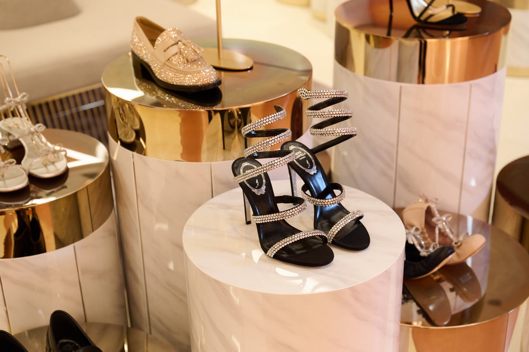 RENÉ CAOVILLA แบรนด์รองเท้าที่เปรียบเสมือนงานศิลปะ นำเสนอความประณีตและงานฝีมือระดับสูงจากอิตาลี มาสู่สโตร์แรกในประเทศไทย