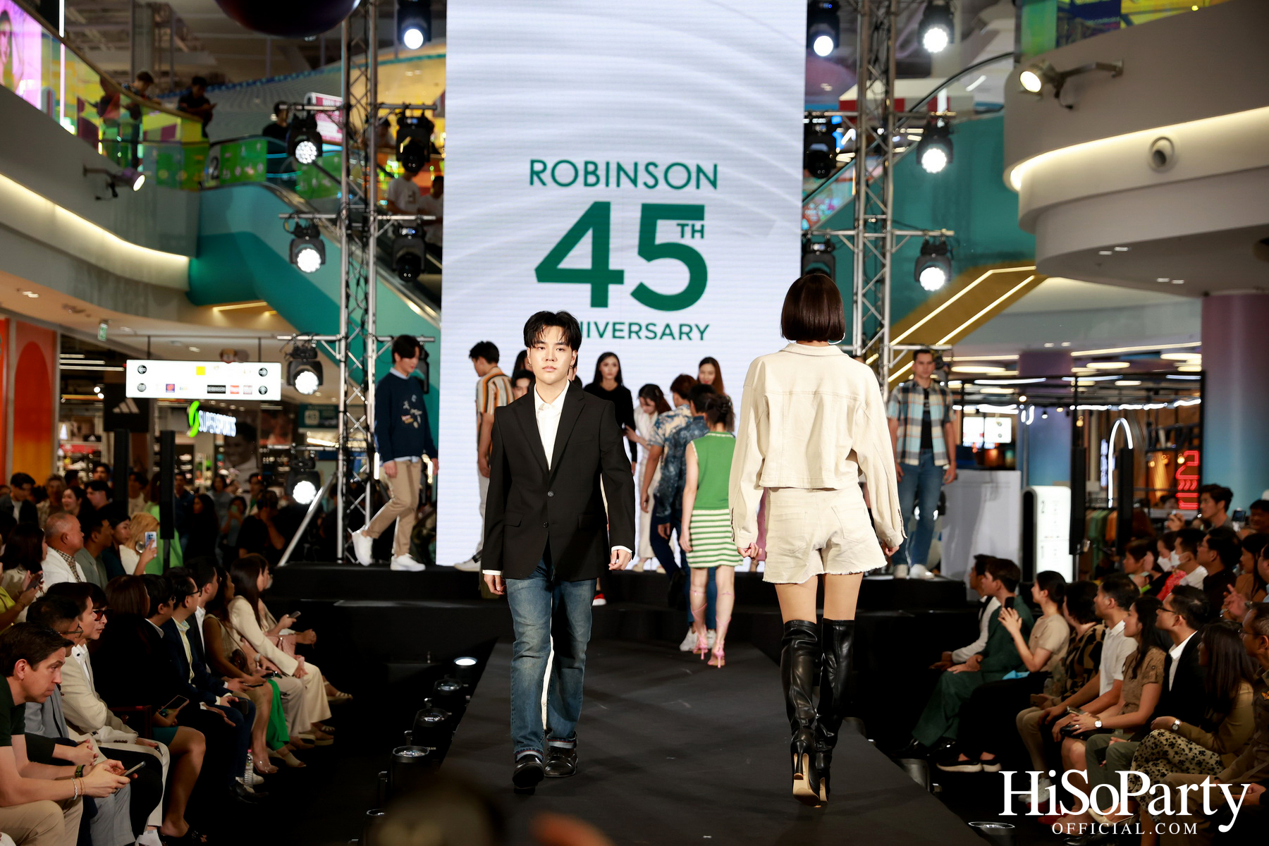 งาน ‘ROBINSON 45th ANNIVERSARY ฉลองใหญ่ เซอร์ไพรส์เยอะ’ 