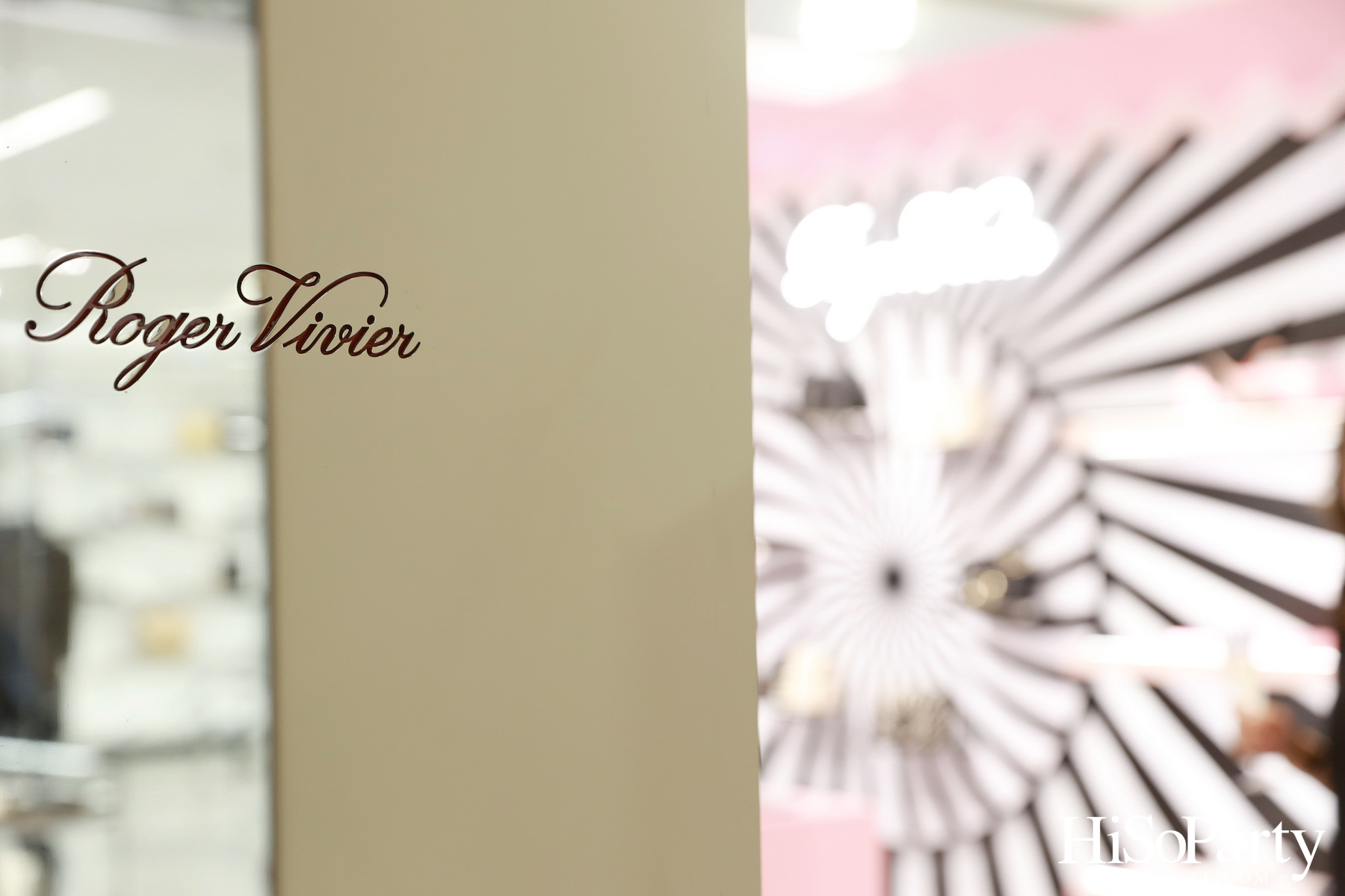 Roger Vivier เปิดตัว VIVIER OP-TICAL POP-UP ในประเทศไทย