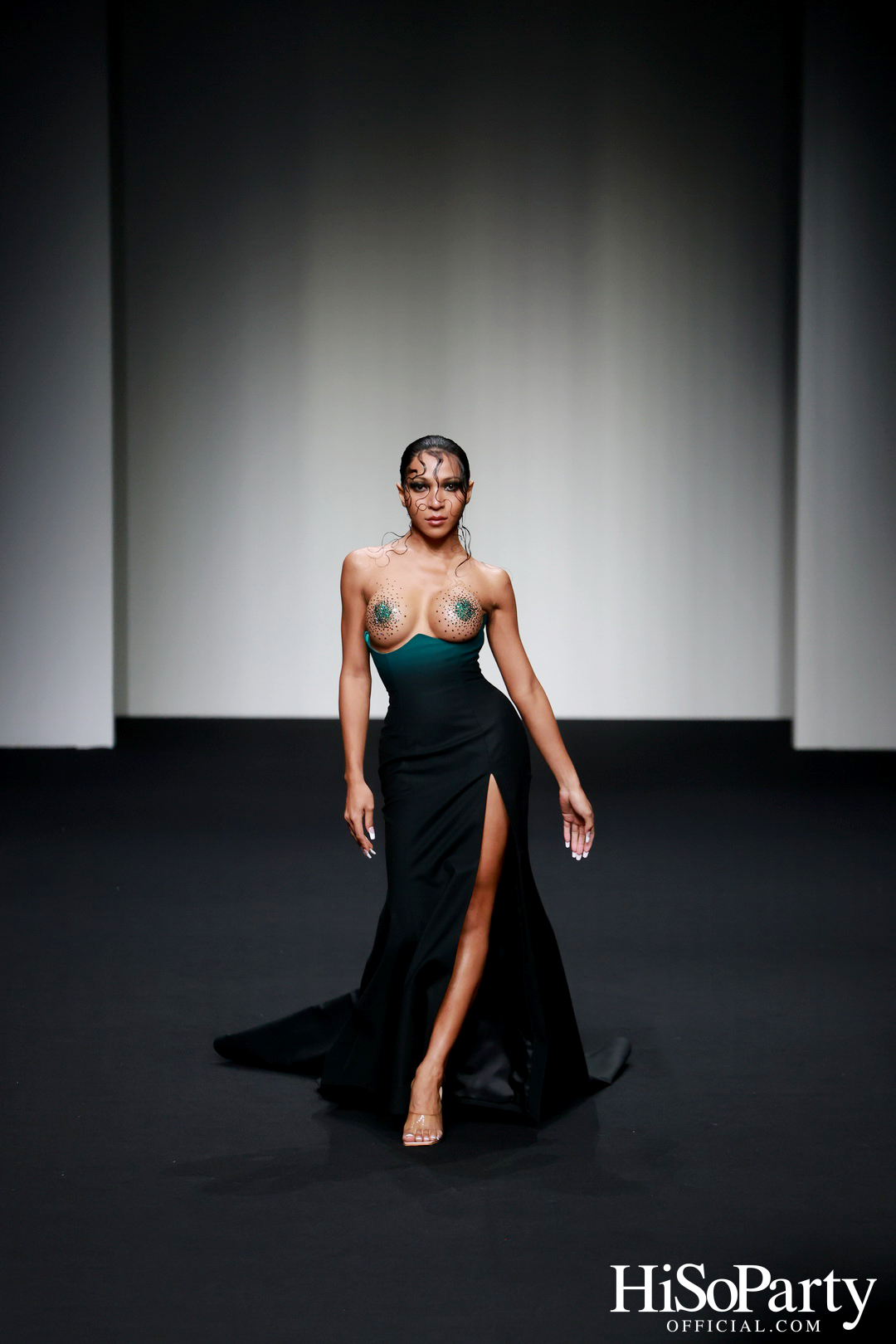 POEM presented by MERZ AESTHETICS @Siam Paragon Bangkok International Fashion Week 2024