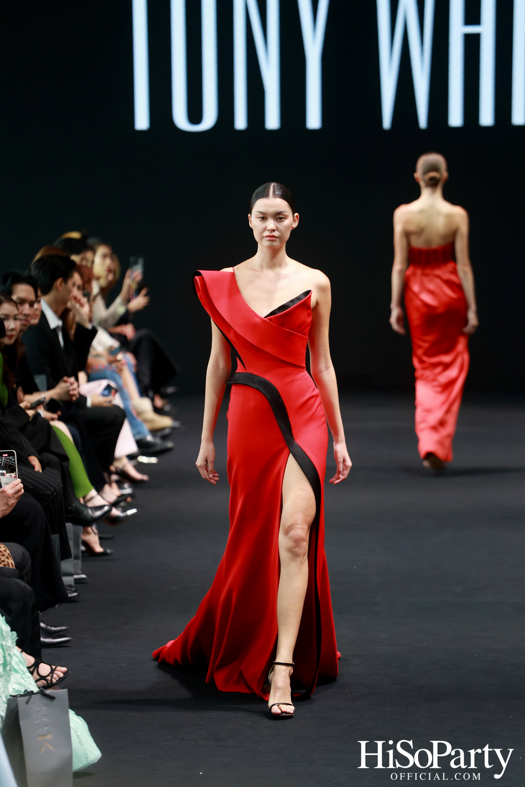 TONY WARD Couture @ELLE Fashion Week 2024 ณ ริเวอร์ พาร์ค ไอคอนสยาม