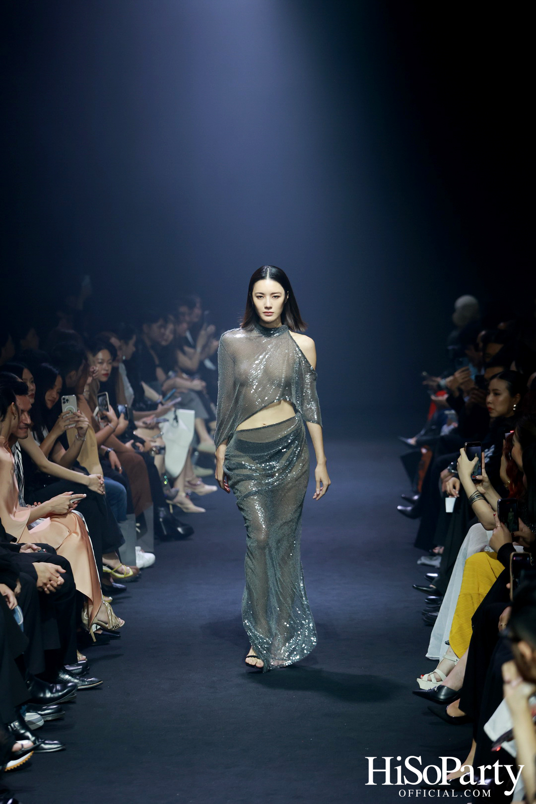 SIRAPOP @ELLE Fashion Week 2024 ณ ริเวอร์ พาร์ค ไอคอนสยาม