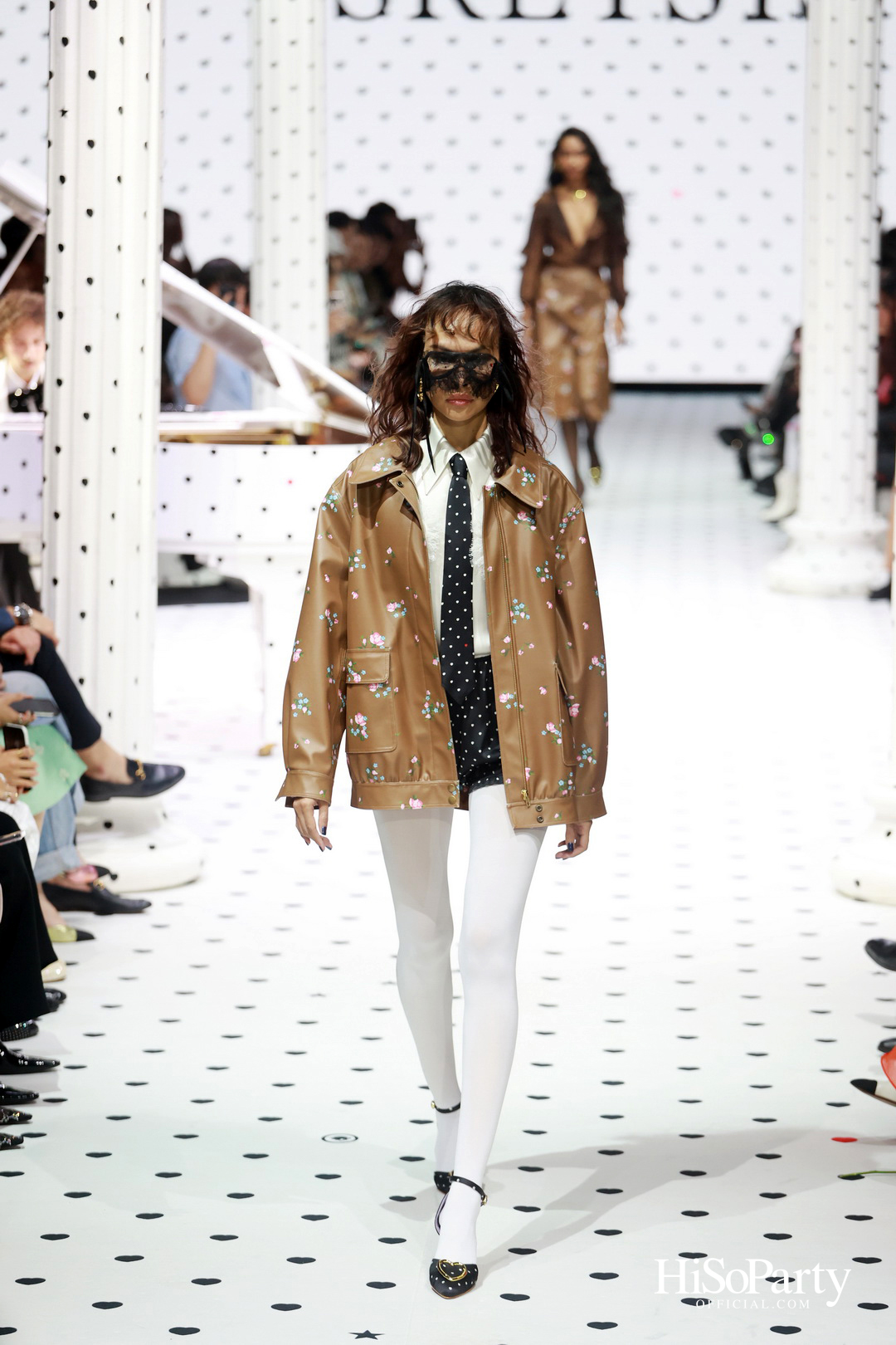 SRETSIS @ELLE Fashion Week 2024 ณ ริเวอร์ พาร์ค ไอคอนสยาม