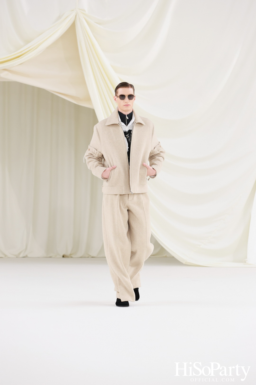 SIRIVANNAVARI นำเสนอแฟชั่นโชว์ Autumn/Winter 2024-2025 ในธีม ‘Women in Art’ ณ หอศิลป์แห่งชาติ กระทรวงวัฒนธรรม