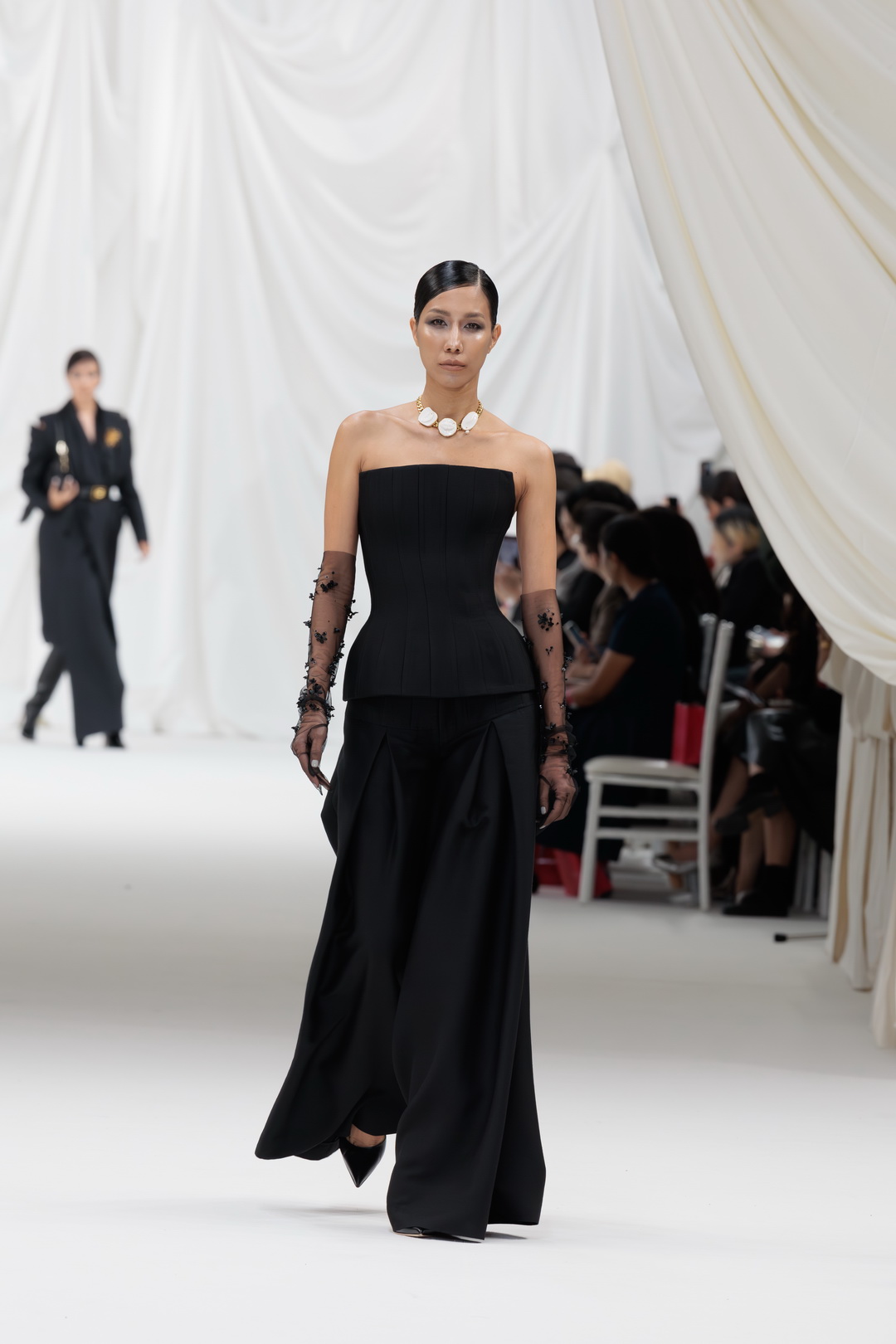 SIRIVANNAVARI นำเสนอแฟชั่นโชว์ Autumn/Winter 2024-2025 ในธีม ‘Women in Art’ ณ หอศิลป์แห่งชาติ กระทรวงวัฒนธรรม