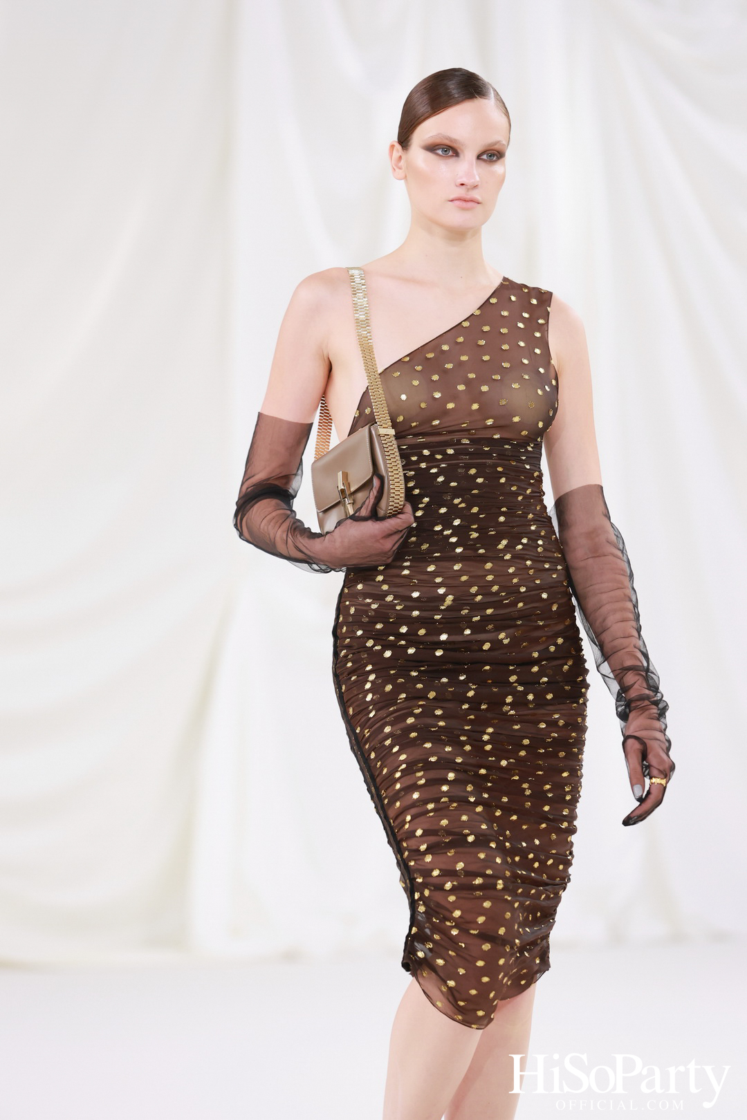 SIRIVANNAVARI นำเสนอแฟชั่นโชว์ Autumn/Winter 2024-2025 ในธีม ‘Women in Art’ ณ หอศิลป์แห่งชาติ กระทรวงวัฒนธรรม