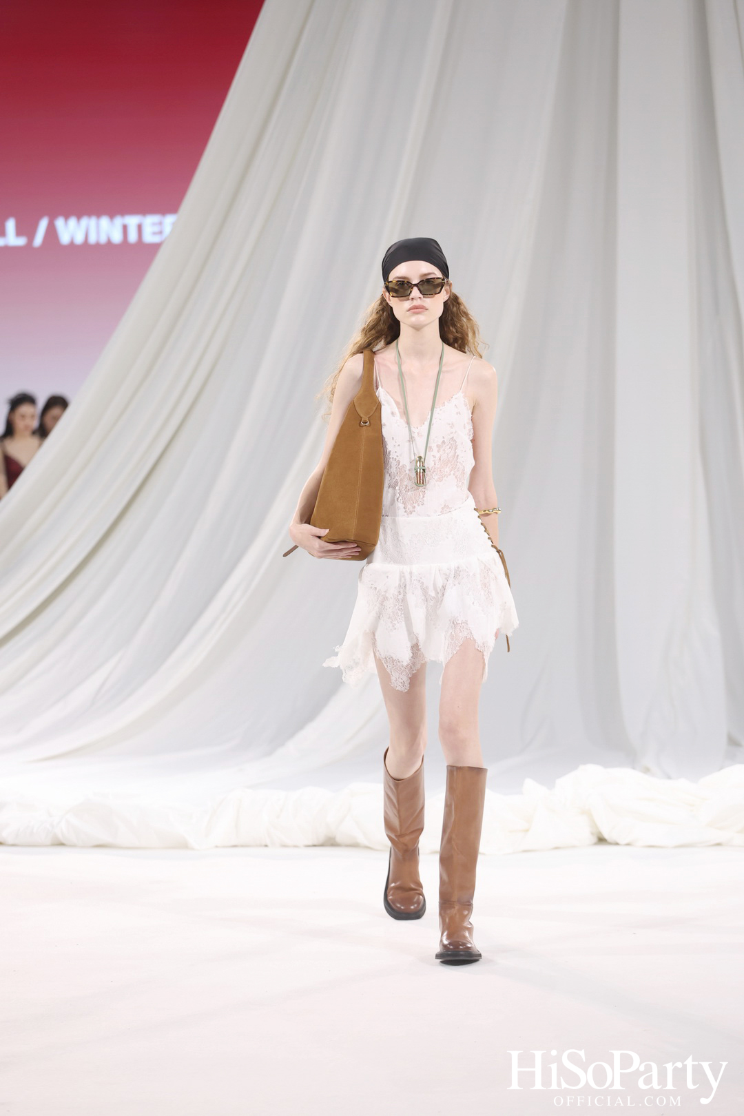 CHATO STUDIO THE DANCING PILLOW FASHION SHOW