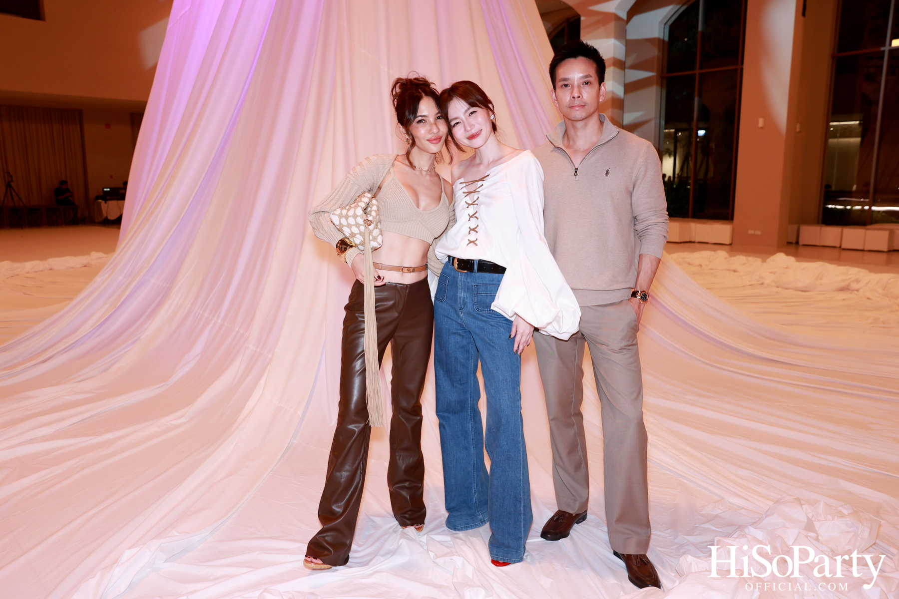 CHATO STUDIO THE DANCING PILLOW FASHION SHOW