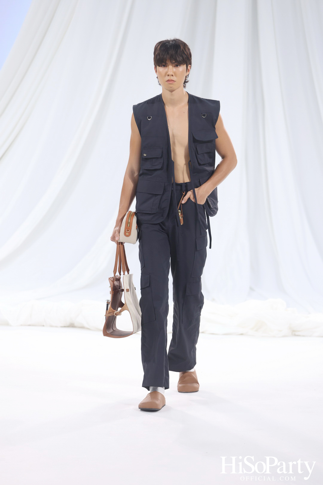 CHATO STUDIO THE DANCING PILLOW FASHION SHOW