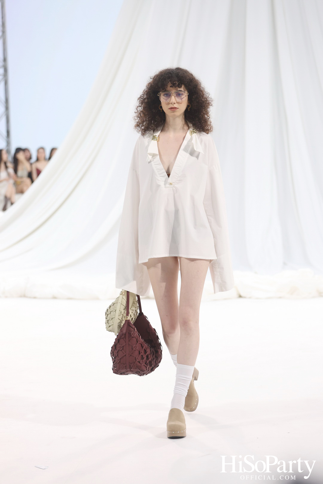 CHATO STUDIO THE DANCING PILLOW FASHION SHOW