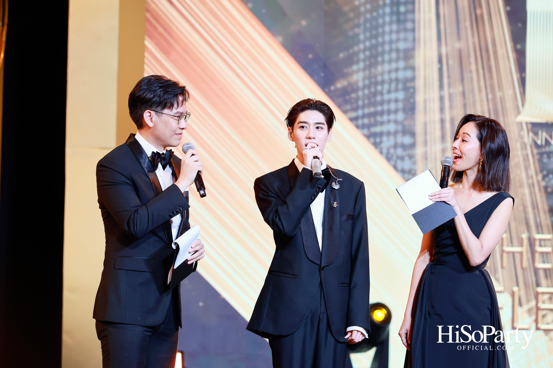 SIAM PARAGON 19TH ANNIVERSARY: THE MAGICAL CELEBRATION