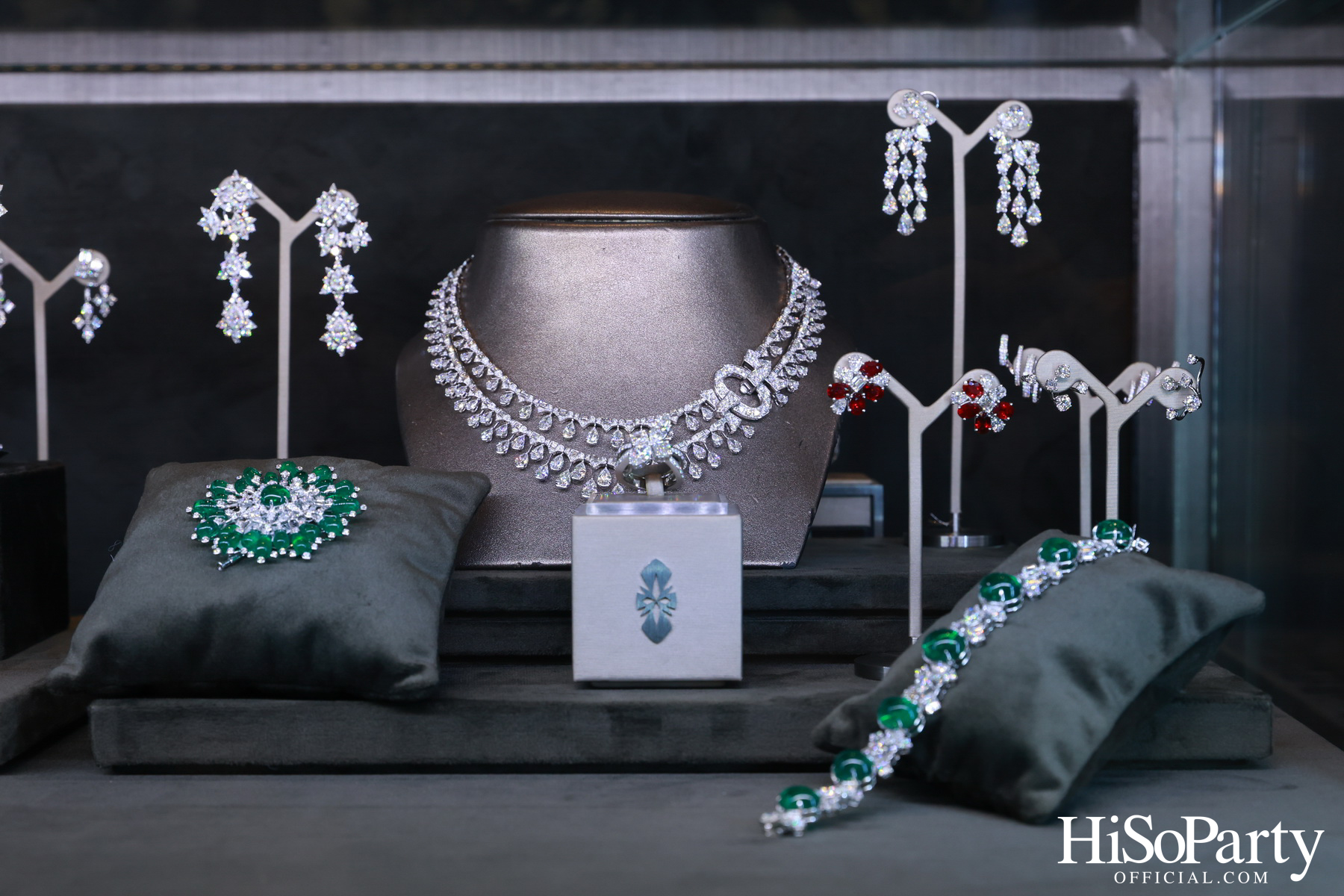 GEMS PAVILION จัดงานเปิดคอลเลกชั่นใหม่ ‘Brighten the Canvas’ เล่าเรื่องราวผ่านเครื่องประดับแรงบันดาลใจแห่งเส้นสายธรรมชาติ