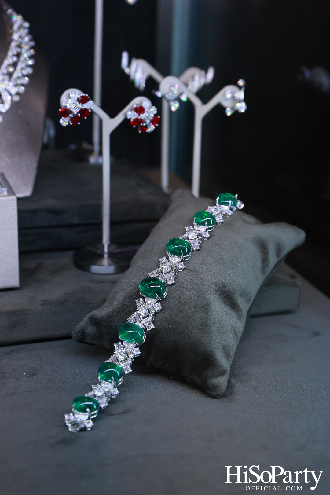 GEMS PAVILION จัดงานเปิดคอลเลกชั่นใหม่ ‘Brighten the Canvas’ เล่าเรื่องราวผ่านเครื่องประดับแรงบันดาลใจแห่งเส้นสายธรรมชาติ