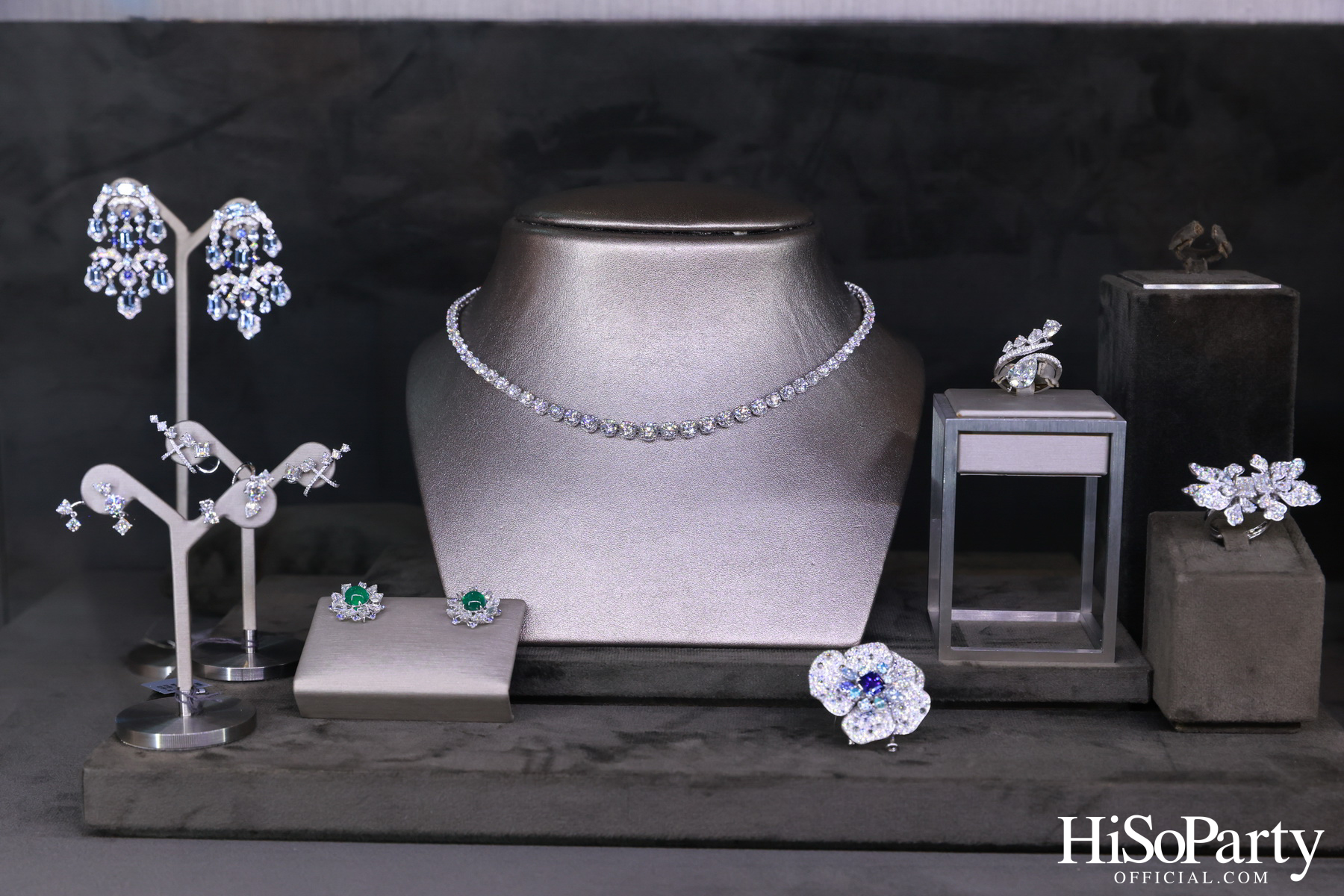 GEMS PAVILION จัดงานเปิดคอลเลกชั่นใหม่ ‘Brighten the Canvas’ เล่าเรื่องราวผ่านเครื่องประดับแรงบันดาลใจแห่งเส้นสายธรรมชาติ