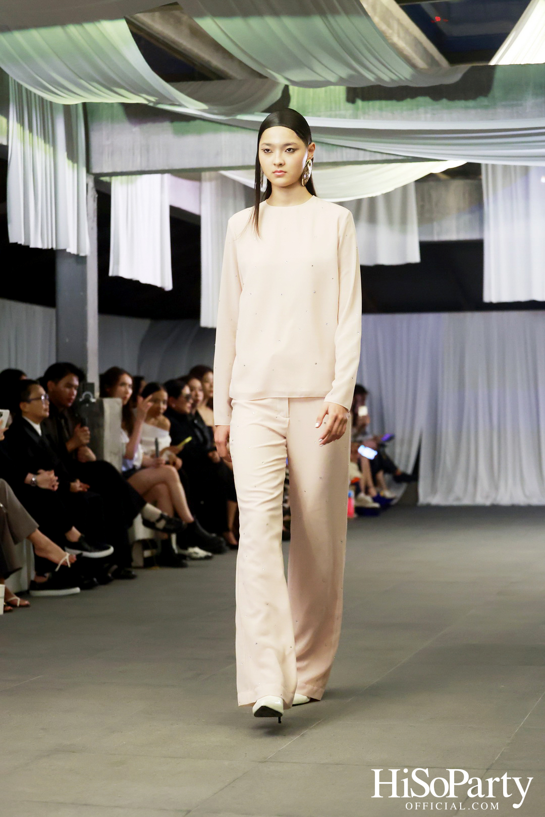 ARCHIVE026 FALL/WINTER 2024 COLLECTION SHOW: A MULTISENSORY REVERIE