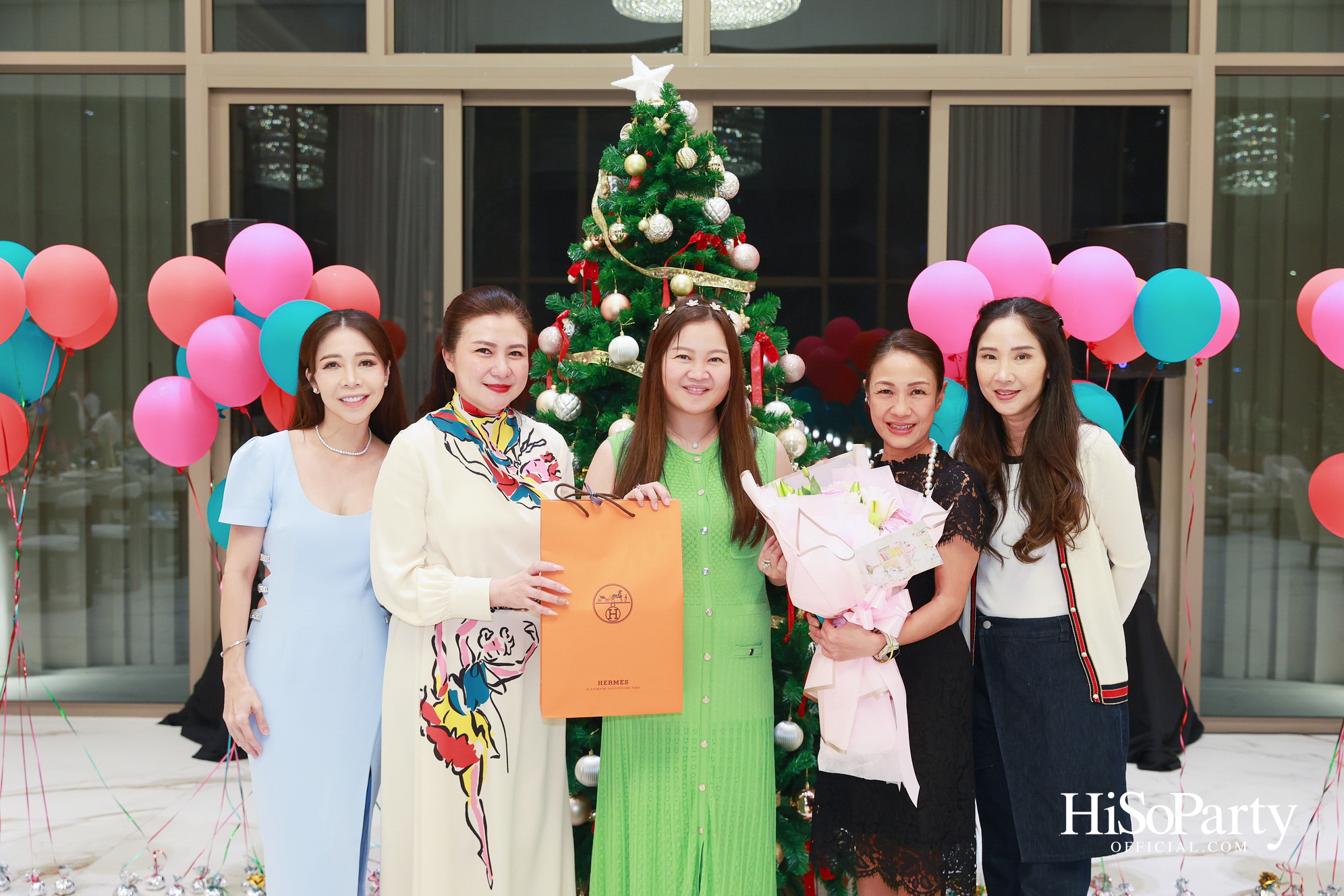 อุษณีย์ มหากิจศิริ ลีโอณีโอ เปิดบ้านจัดงานปาร์ตี้คริสต์มาส-ปีใหม่สุดอบอุ่น