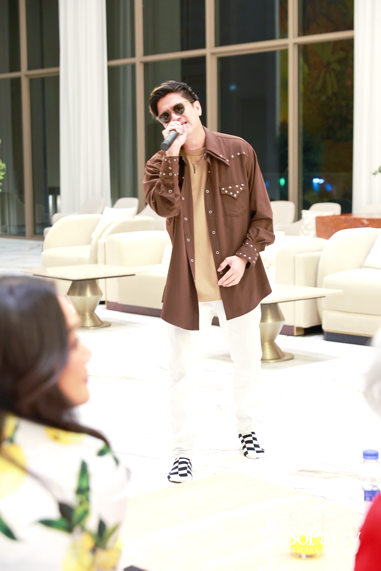 อุษณีย์ มหากิจศิริ ลีโอณีโอ เปิดบ้านจัดงานปาร์ตี้คริสต์มาส-ปีใหม่สุดอบอุ่น