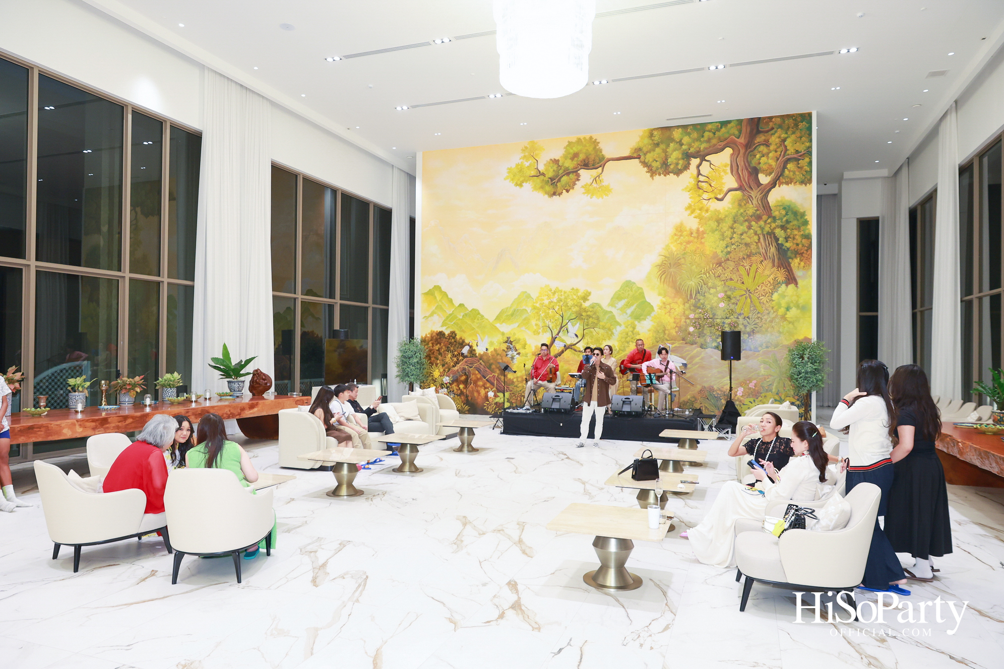 อุษณีย์ มหากิจศิริ ลีโอณีโอ เปิดบ้านจัดงานปาร์ตี้คริสต์มาส-ปีใหม่สุดอบอุ่น