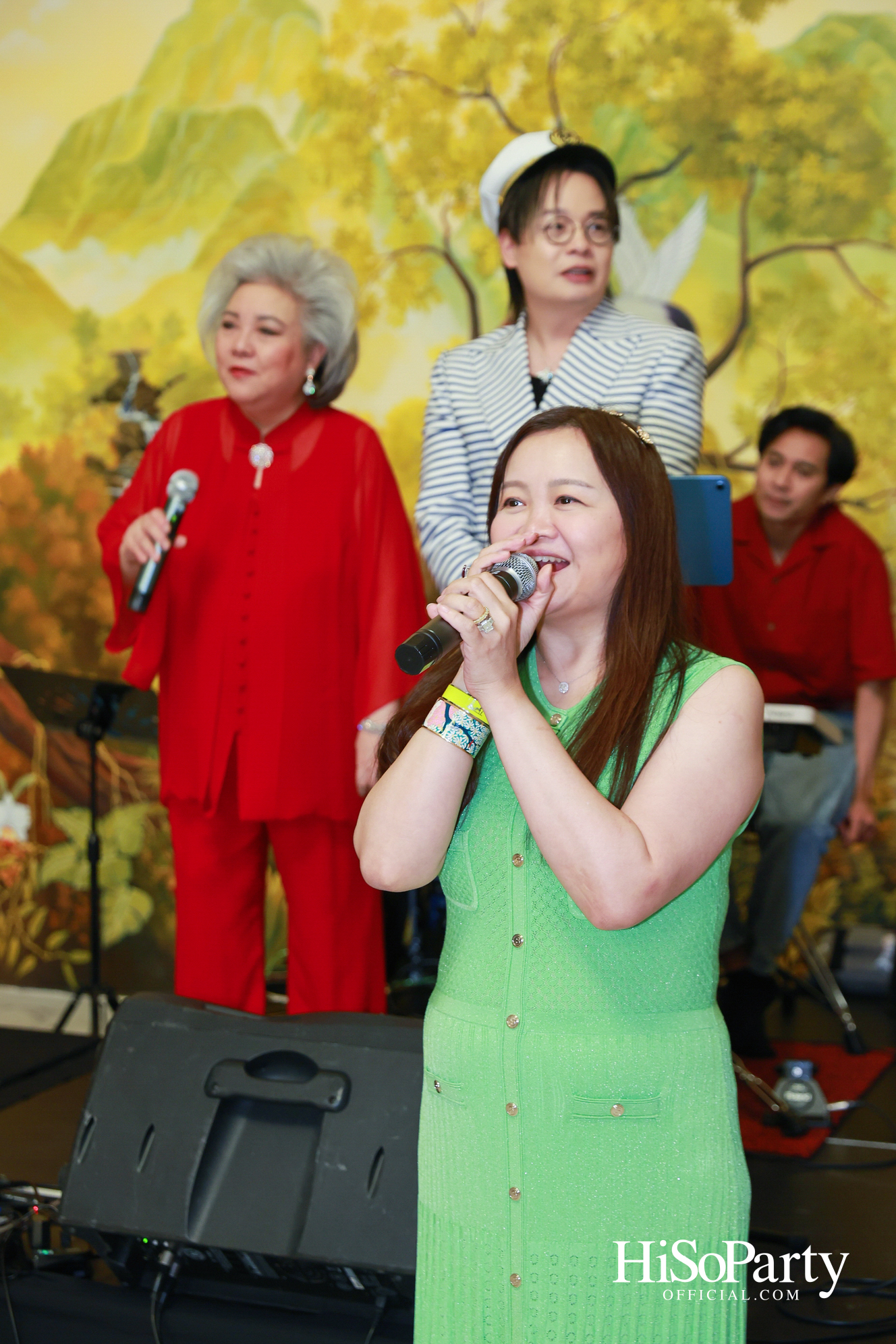 อุษณีย์ มหากิจศิริ ลีโอณีโอ เปิดบ้านจัดงานปาร์ตี้คริสต์มาส-ปีใหม่สุดอบอุ่น