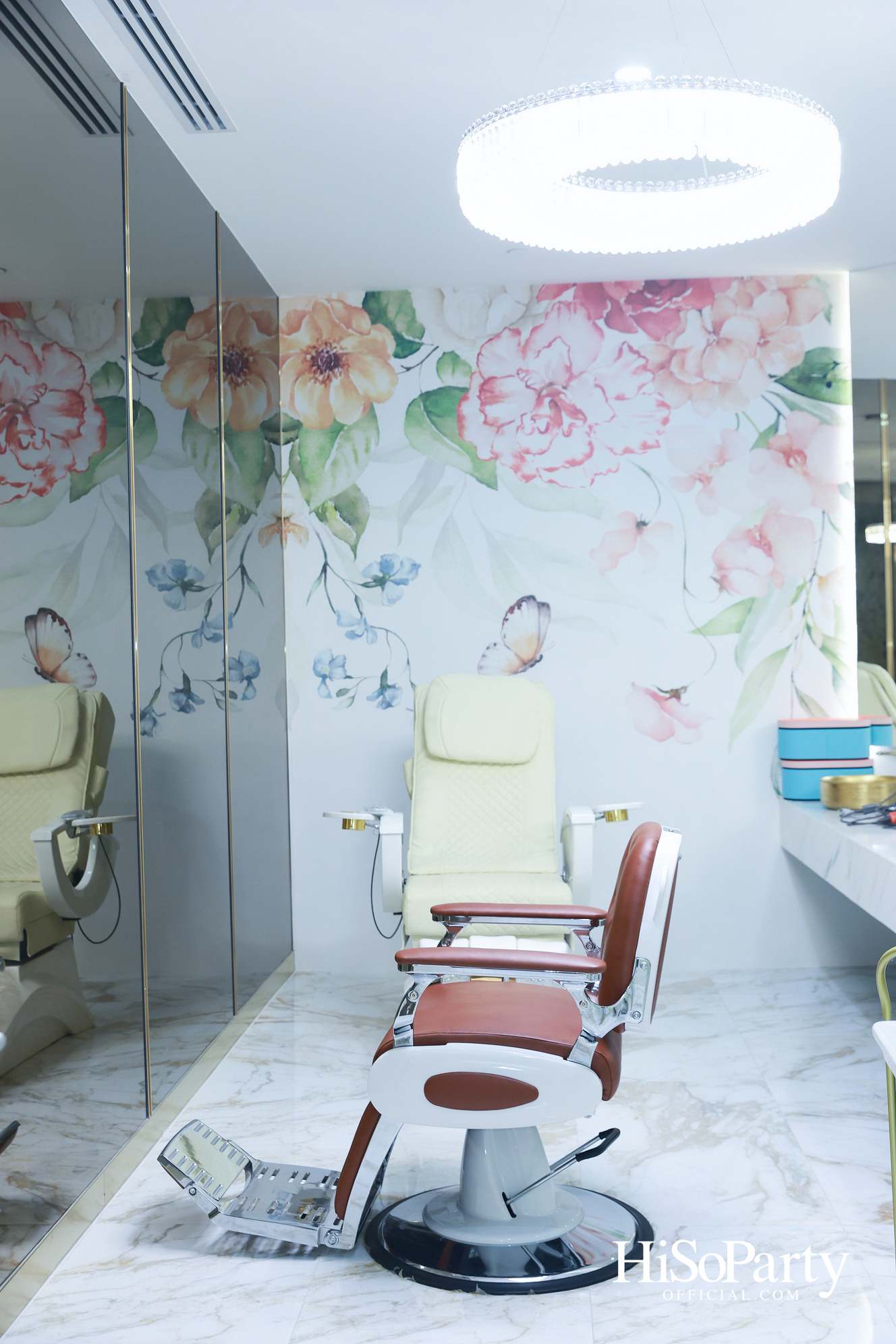 อุษณีย์ มหากิจศิริ ลีโอณีโอ เปิดบ้านจัดงานปาร์ตี้คริสต์มาส-ปีใหม่สุดอบอุ่น