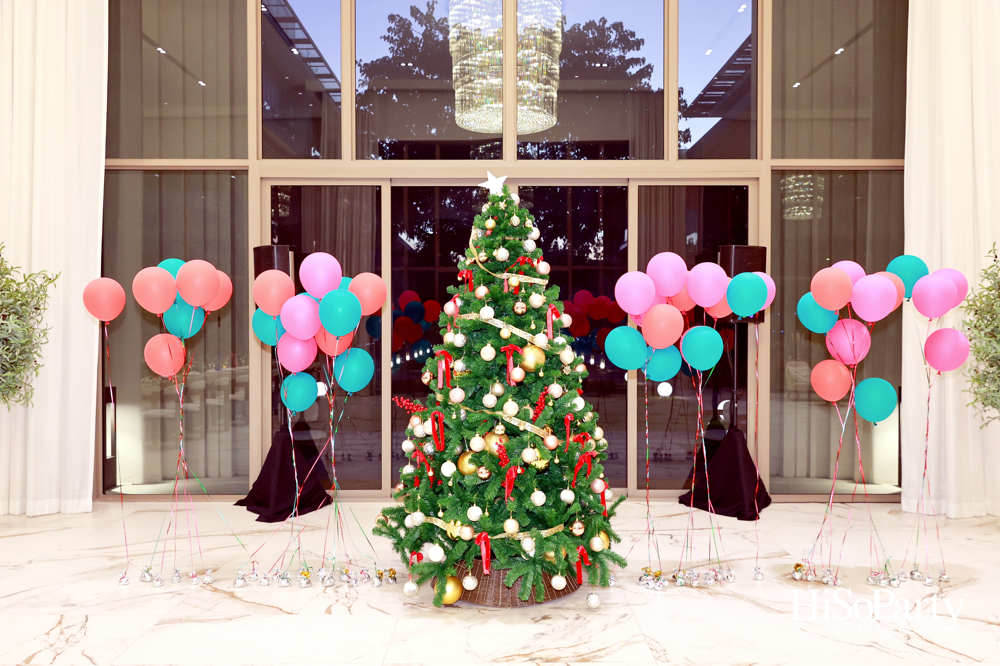 อุษณีย์ มหากิจศิริ ลีโอณีโอ เปิดบ้านจัดงานปาร์ตี้คริสต์มาส-ปีใหม่สุดอบอุ่น