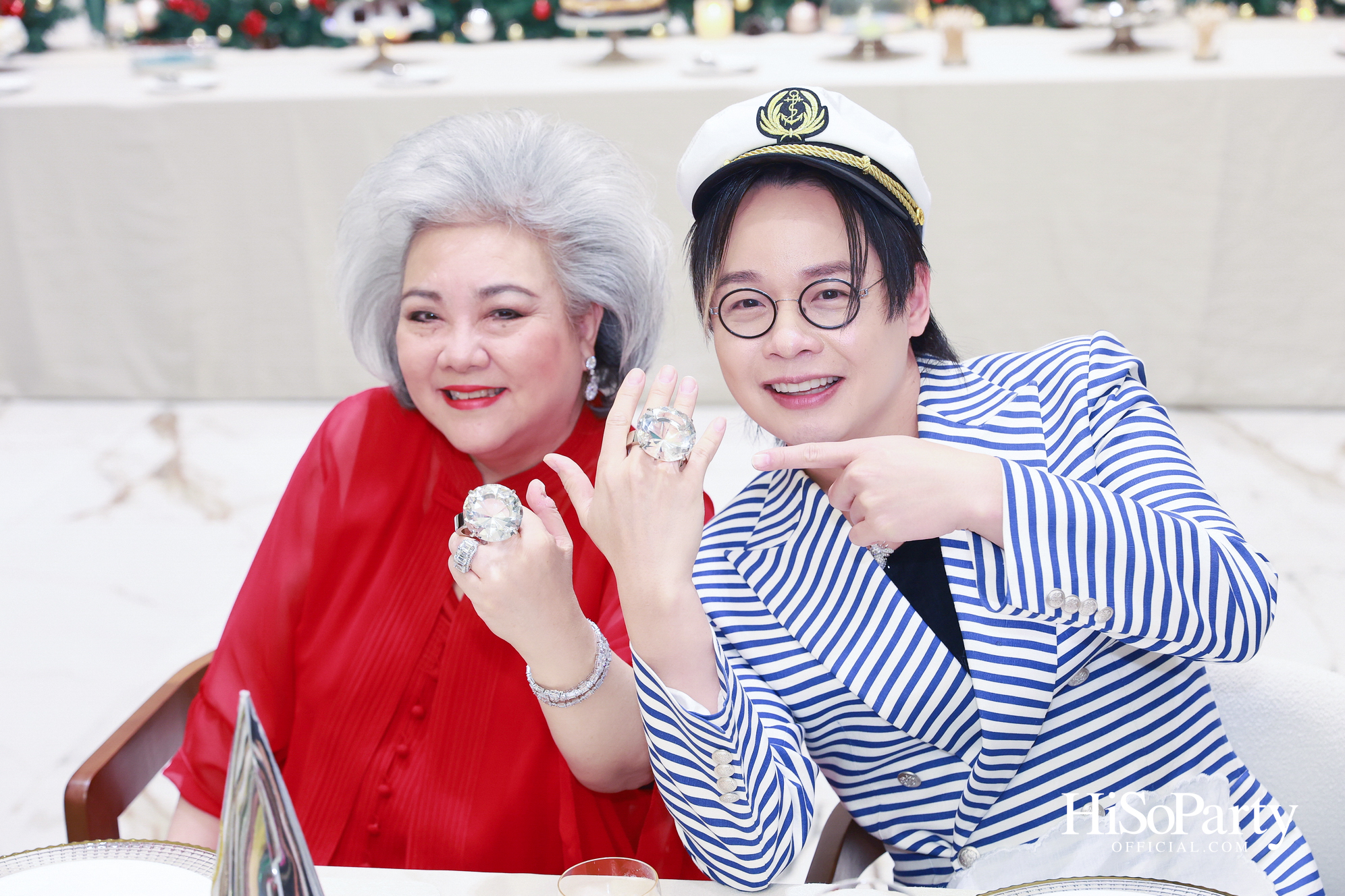 อุษณีย์ มหากิจศิริ ลีโอณีโอ เปิดบ้านจัดงานปาร์ตี้คริสต์มาส-ปีใหม่สุดอบอุ่น