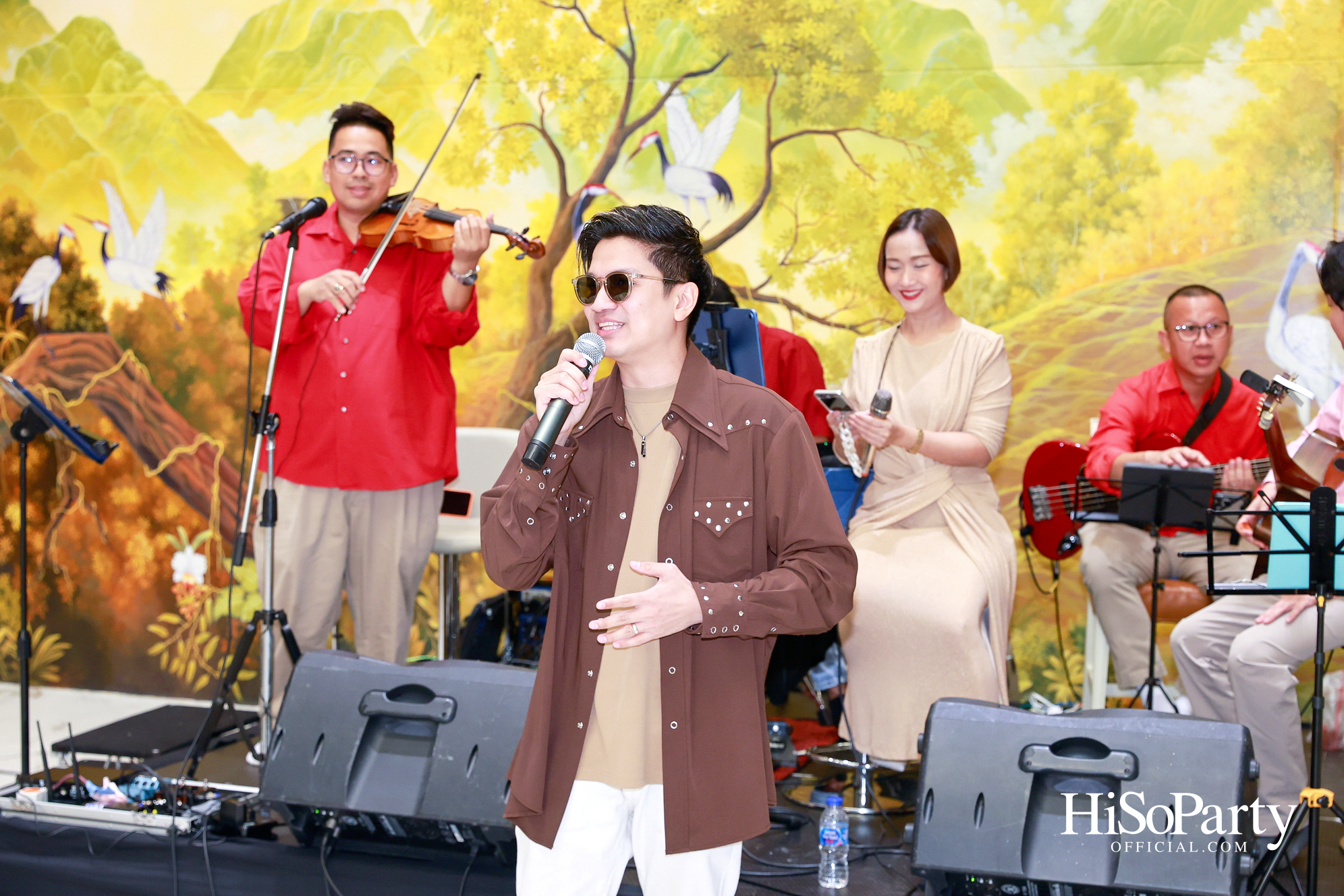 อุษณีย์ มหากิจศิริ ลีโอณีโอ เปิดบ้านจัดงานปาร์ตี้คริสต์มาส-ปีใหม่สุดอบอุ่น