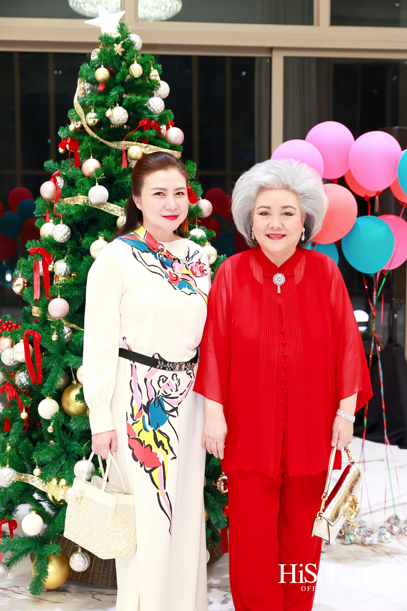 อุษณีย์ มหากิจศิริ ลีโอณีโอ เปิดบ้านจัดงานปาร์ตี้คริสต์มาส-ปีใหม่สุดอบอุ่น