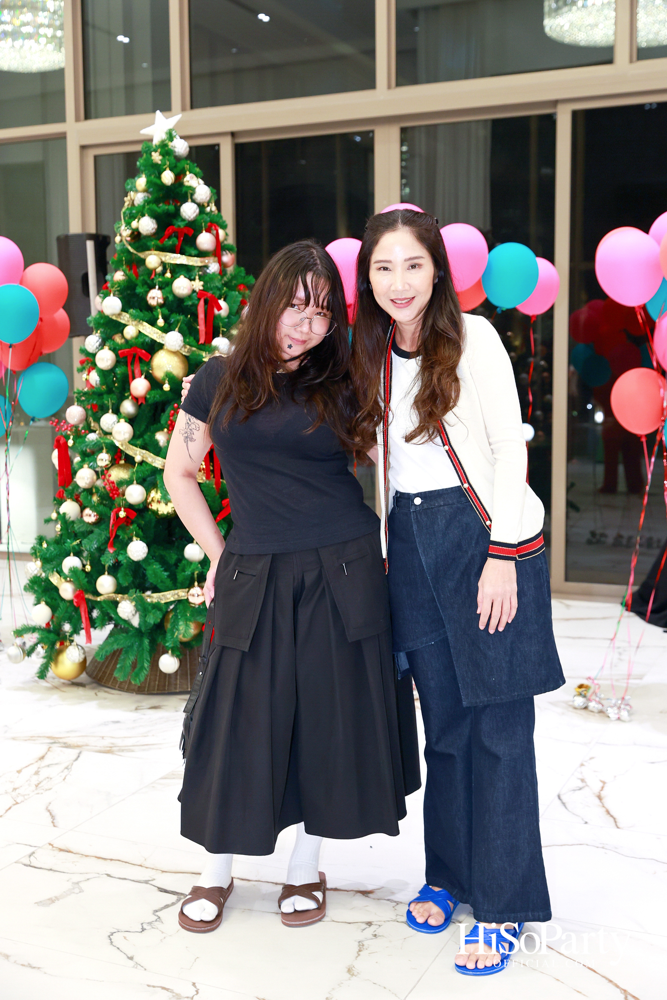 อุษณีย์ มหากิจศิริ ลีโอณีโอ เปิดบ้านจัดงานปาร์ตี้คริสต์มาส-ปีใหม่สุดอบอุ่น