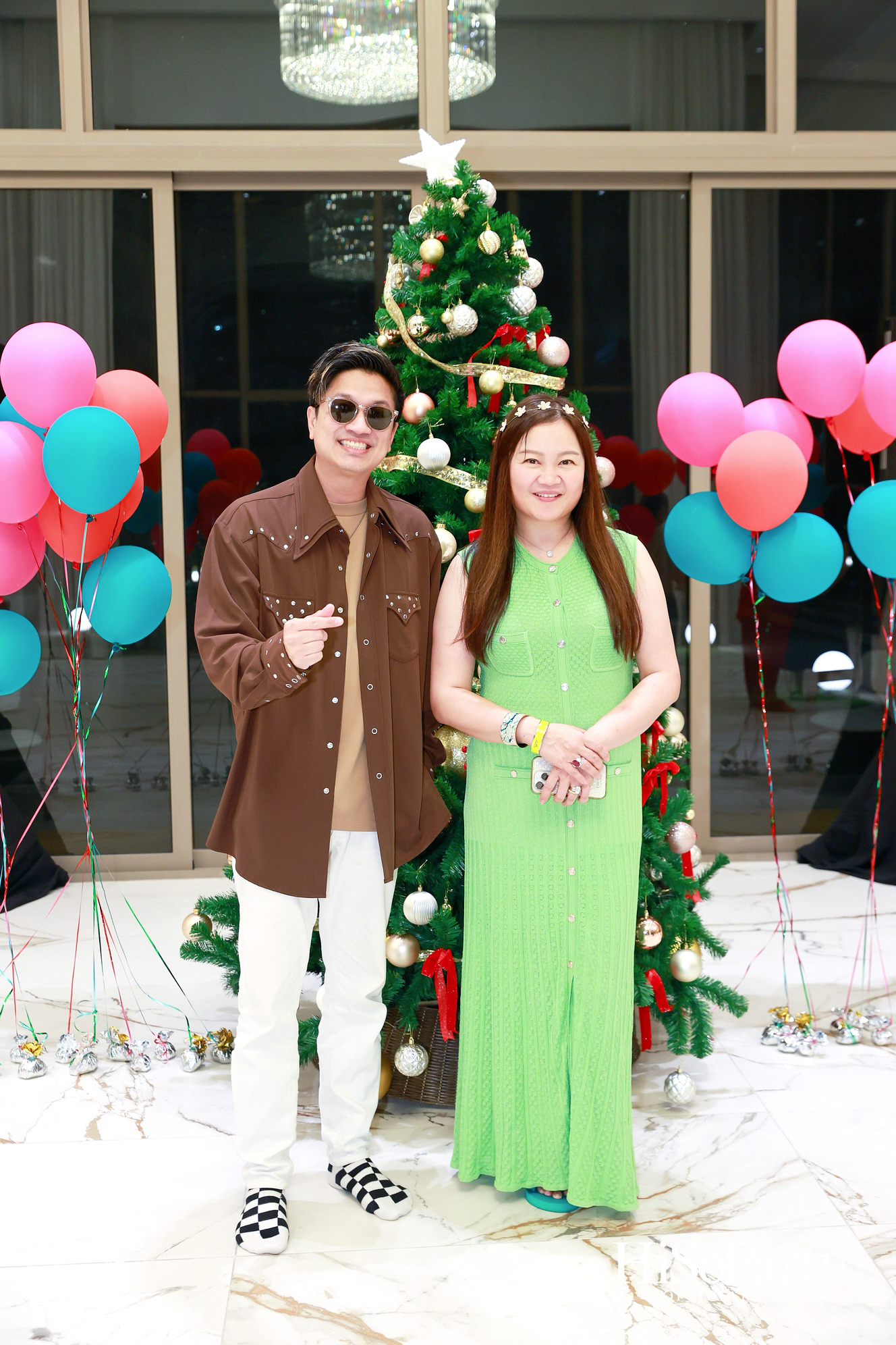 อุษณีย์ มหากิจศิริ ลีโอณีโอ เปิดบ้านจัดงานปาร์ตี้คริสต์มาส-ปีใหม่สุดอบอุ่น