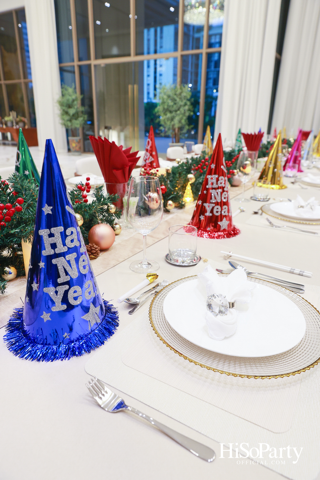 อุษณีย์ มหากิจศิริ ลีโอณีโอ เปิดบ้านจัดงานปาร์ตี้คริสต์มาส-ปีใหม่สุดอบอุ่น