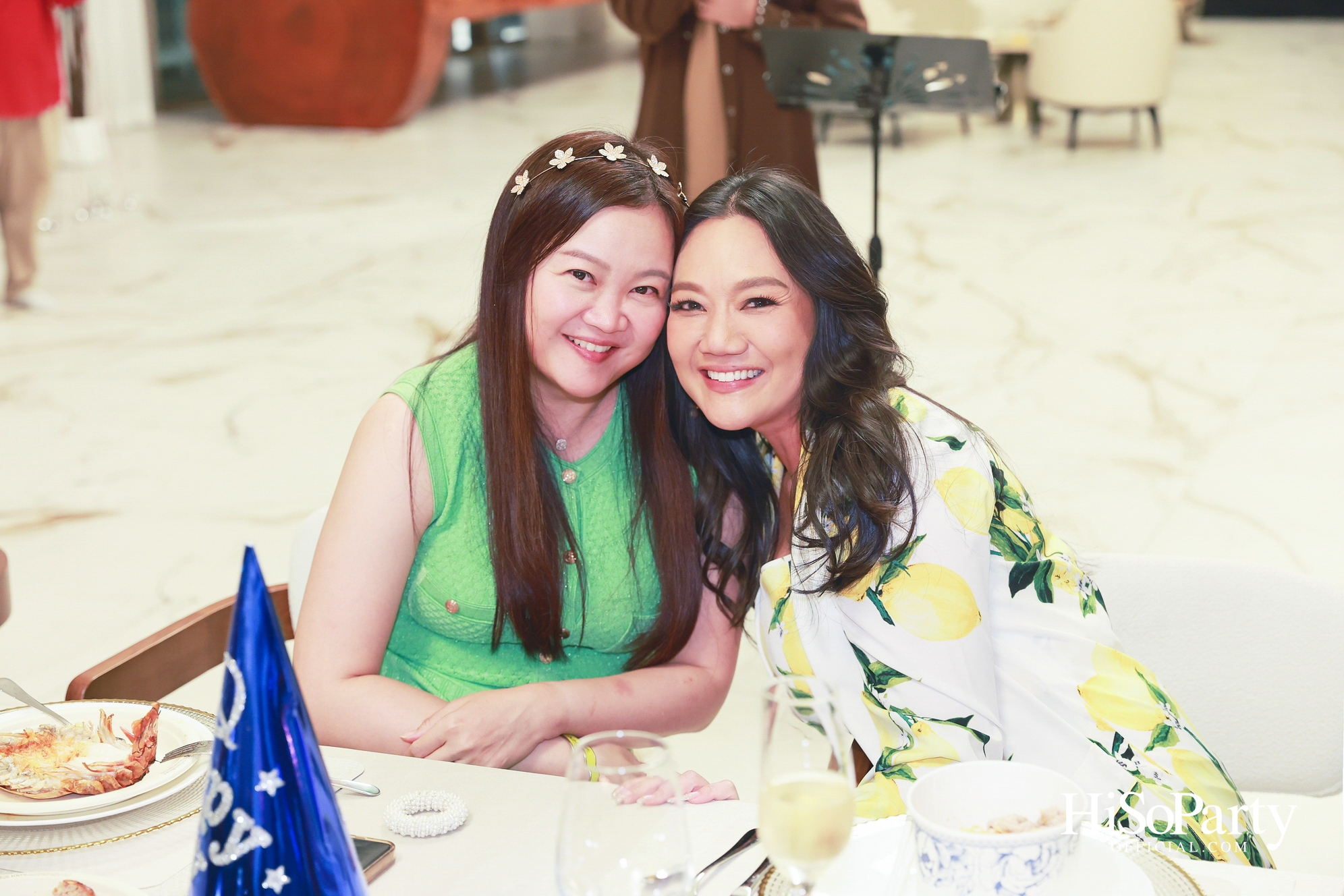 อุษณีย์ มหากิจศิริ ลีโอณีโอ เปิดบ้านจัดงานปาร์ตี้คริสต์มาส-ปีใหม่สุดอบอุ่น