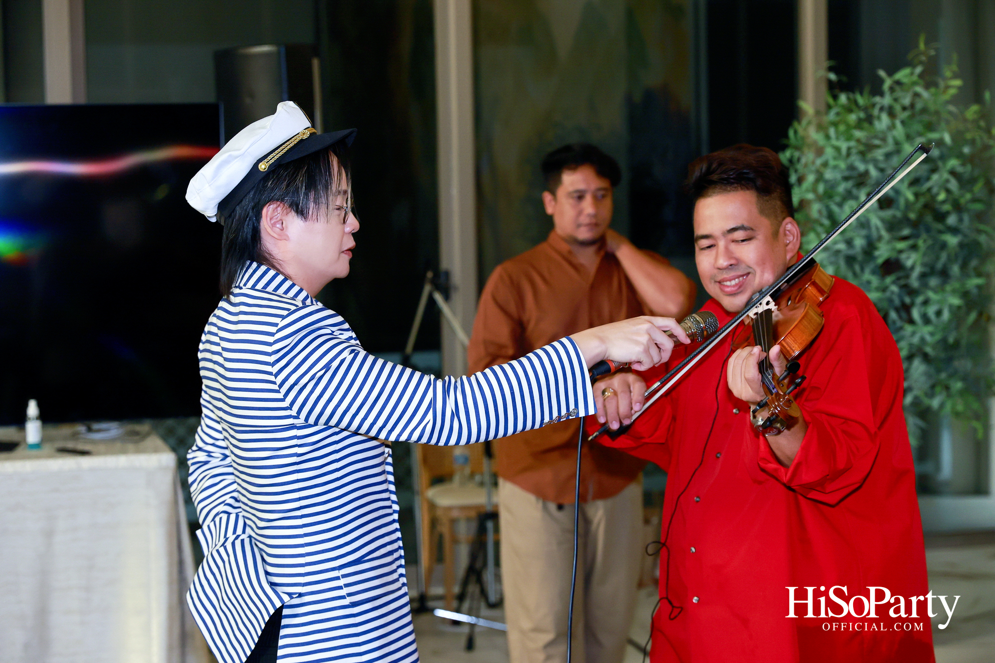 อุษณีย์ มหากิจศิริ ลีโอณีโอ เปิดบ้านจัดงานปาร์ตี้คริสต์มาส-ปีใหม่สุดอบอุ่น