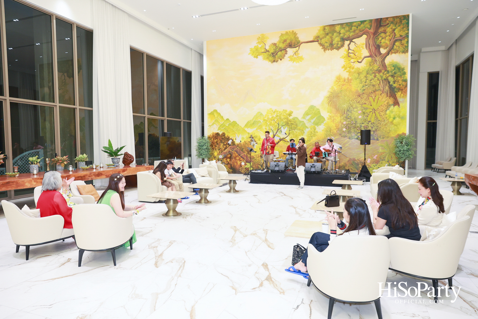 อุษณีย์ มหากิจศิริ ลีโอณีโอ เปิดบ้านจัดงานปาร์ตี้คริสต์มาส-ปีใหม่สุดอบอุ่น