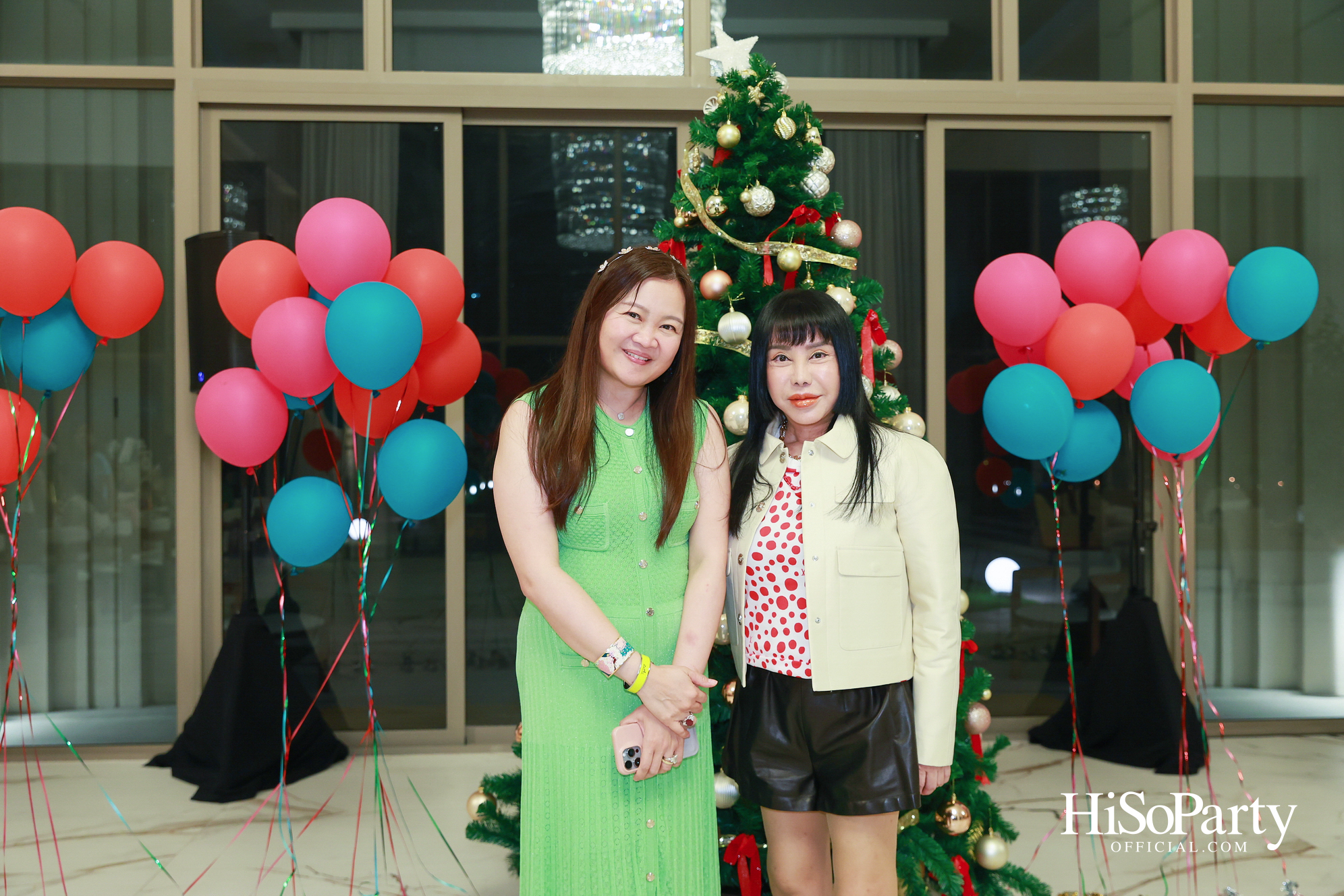 อุษณีย์ มหากิจศิริ ลีโอณีโอ เปิดบ้านจัดงานปาร์ตี้คริสต์มาส-ปีใหม่สุดอบอุ่น