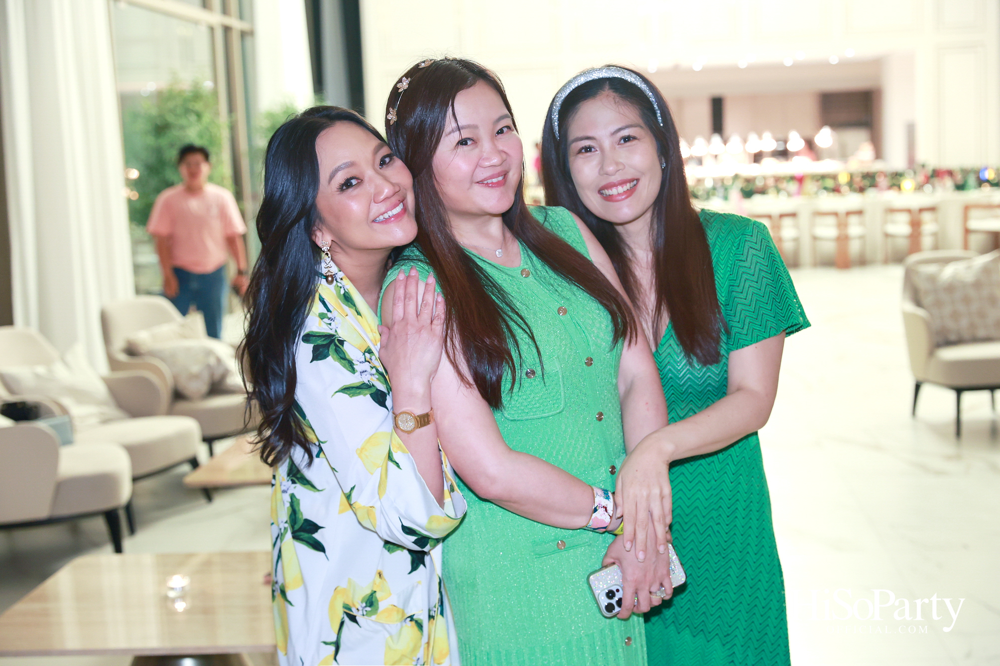 อุษณีย์ มหากิจศิริ ลีโอณีโอ เปิดบ้านจัดงานปาร์ตี้คริสต์มาส-ปีใหม่สุดอบอุ่น